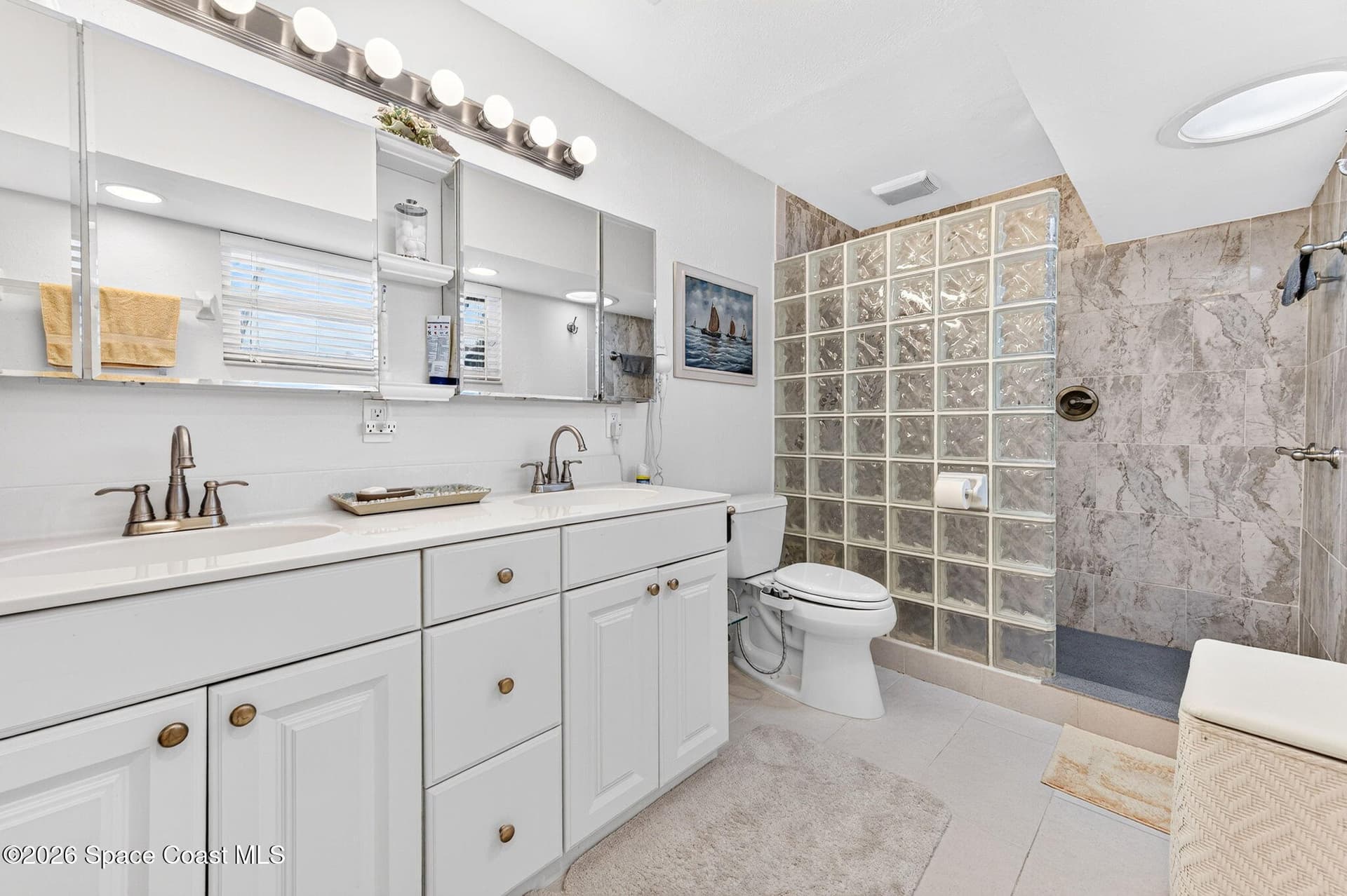 328 Carmine Drive photo 16