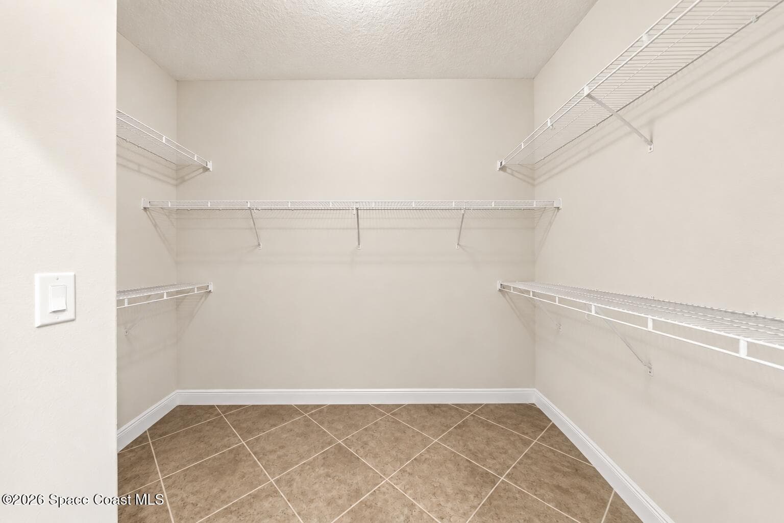4610 Leo Lane photo 18