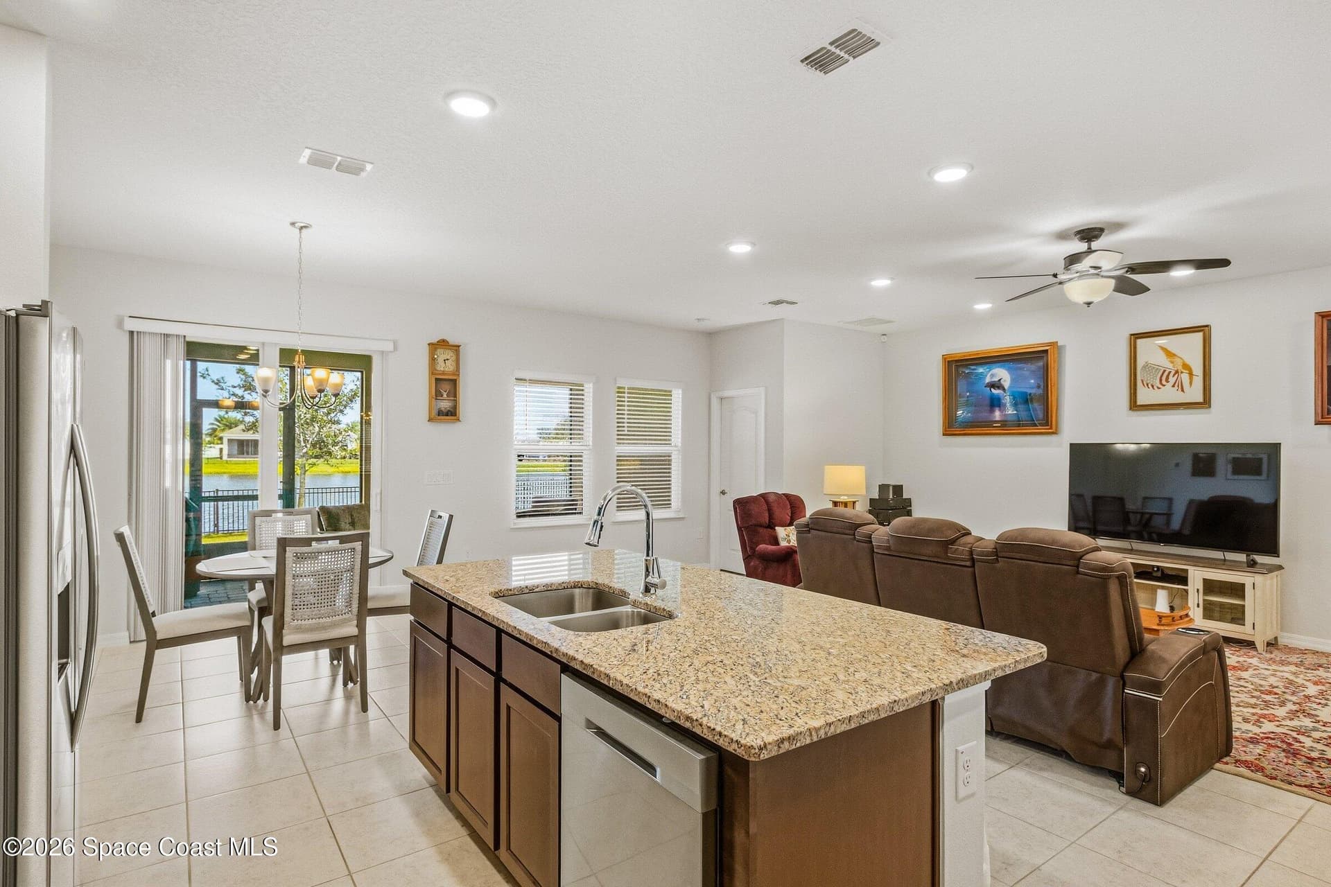 4693 Shannock Avenue photo 5