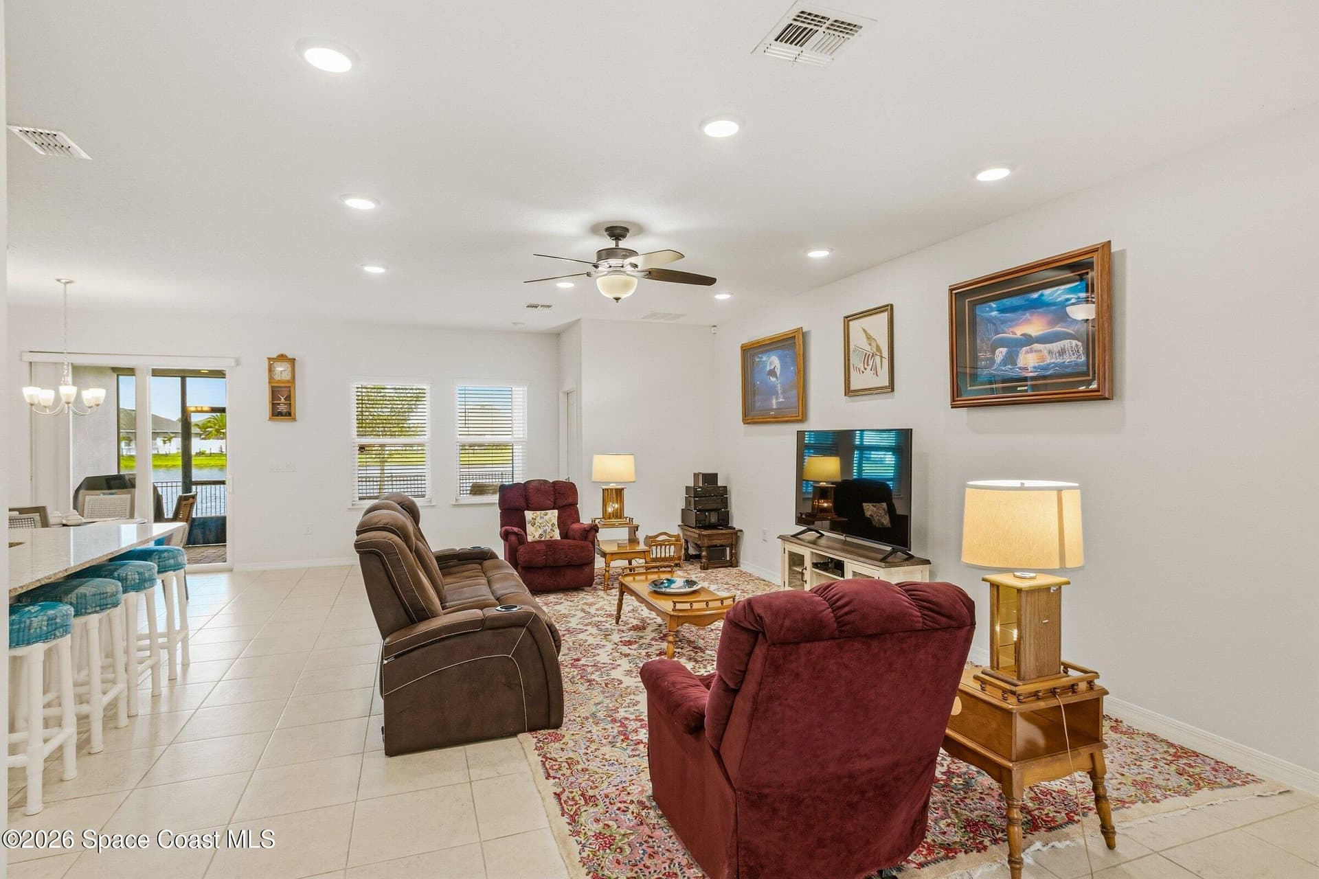 4693 Shannock Avenue photo 4