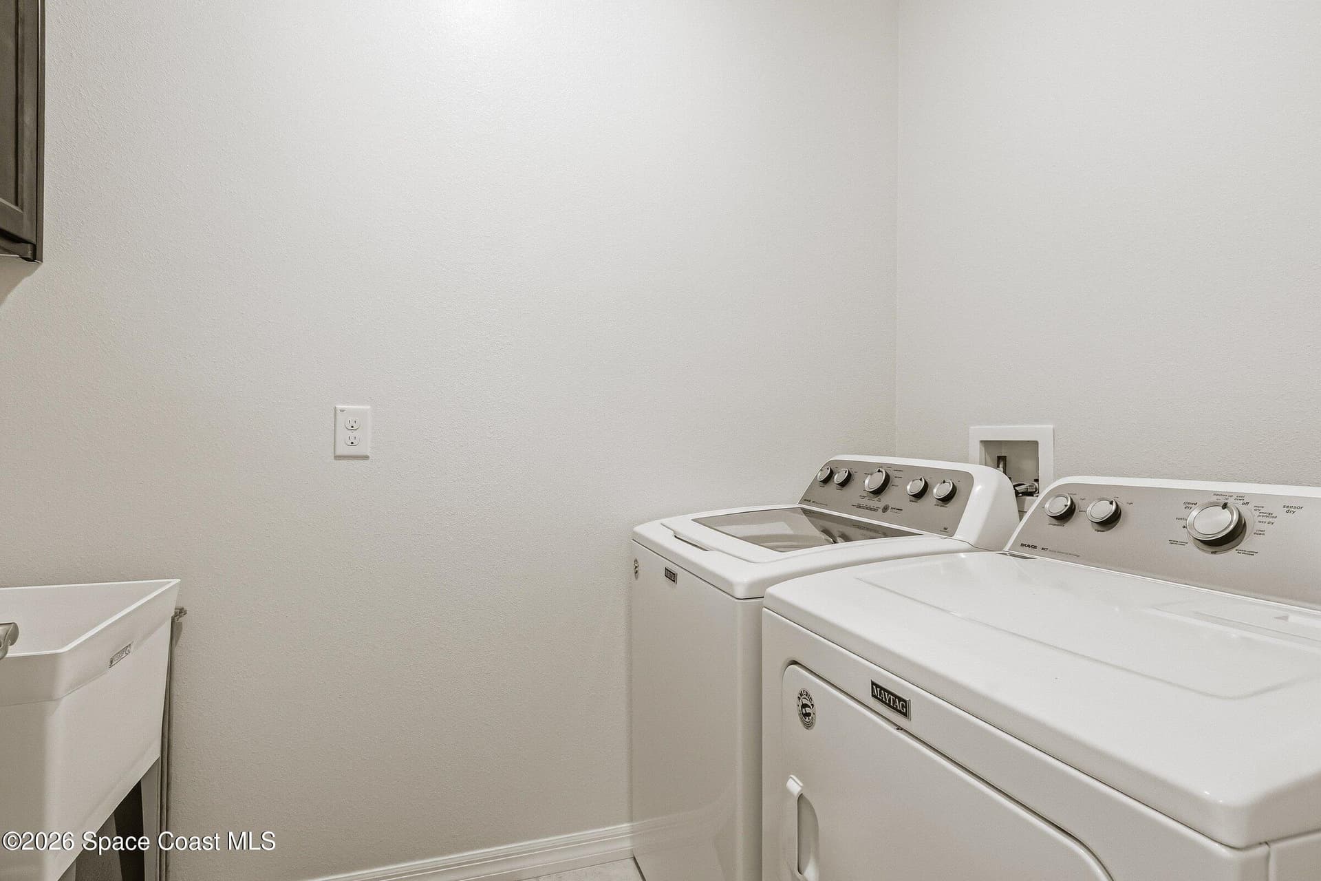 4693 Shannock Avenue photo 23