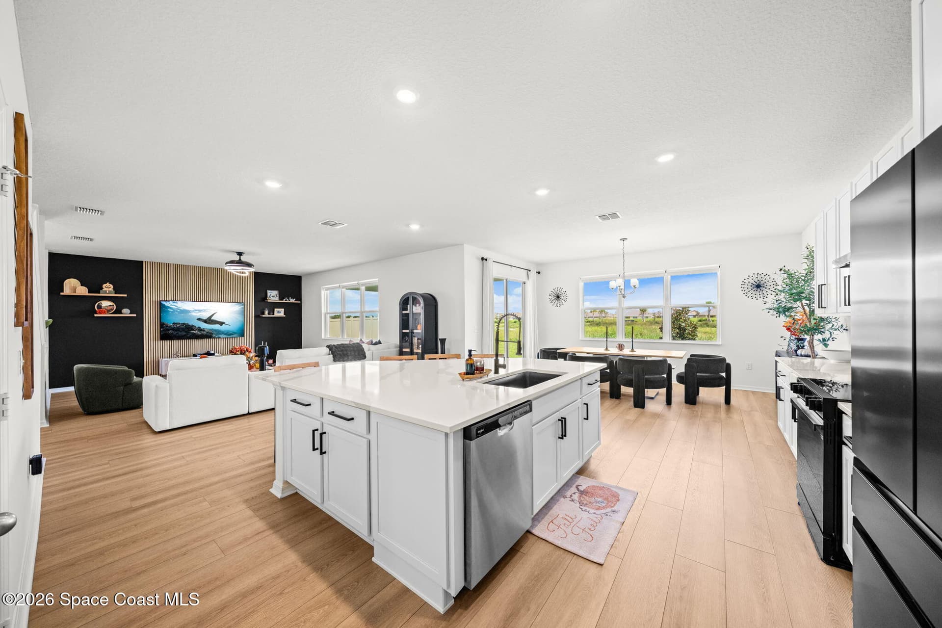446 Glaspell Circle SE photo 13