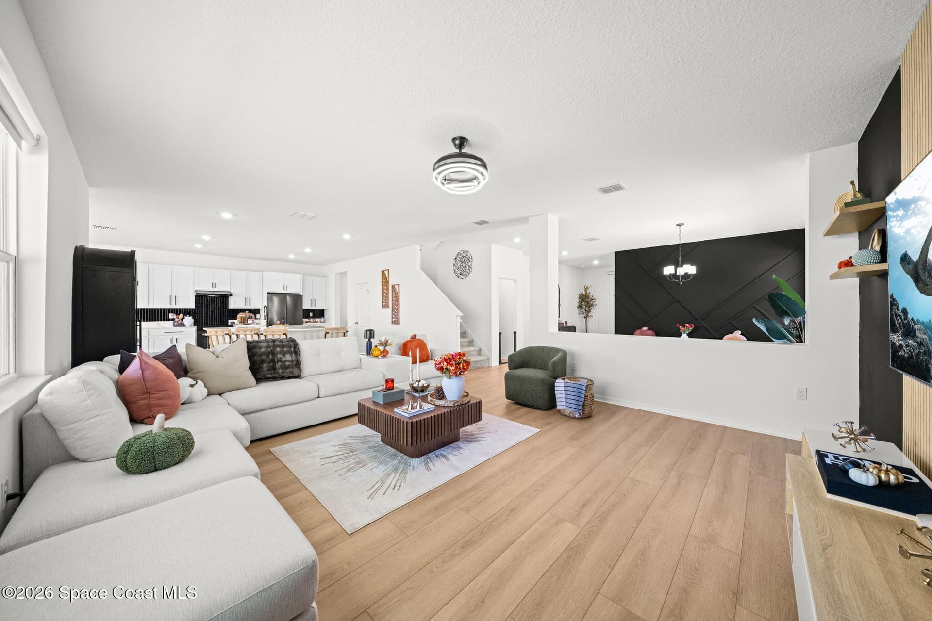 446 Glaspell Circle SE photo 11