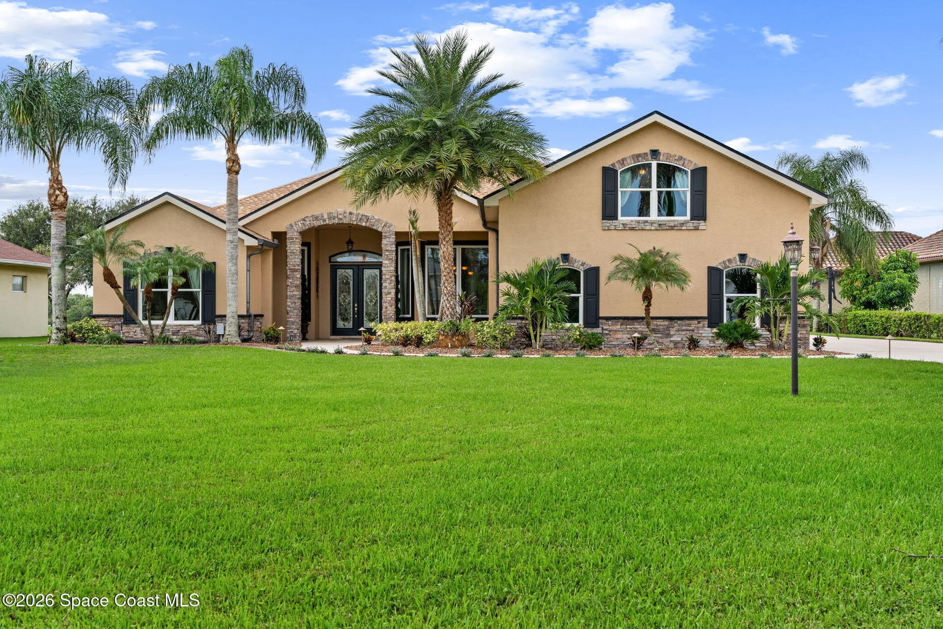 1275 Tuckaway Drive 2