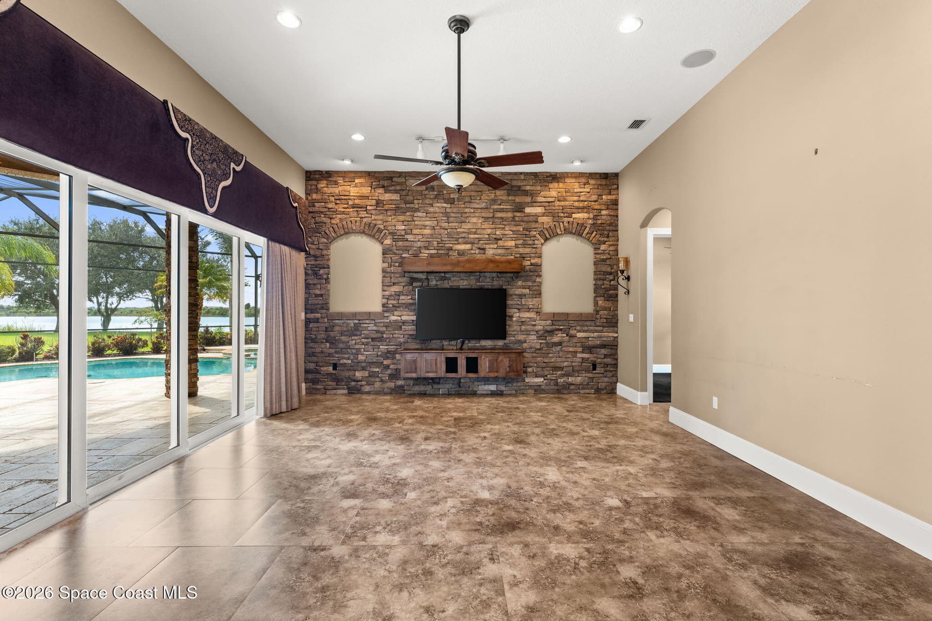 1275 Tuckaway Drive photo 23