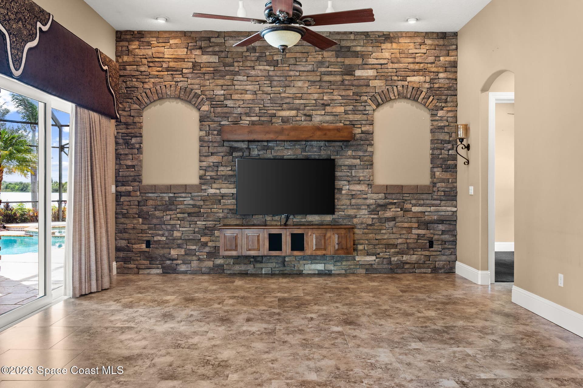 1275 Tuckaway Drive photo 24