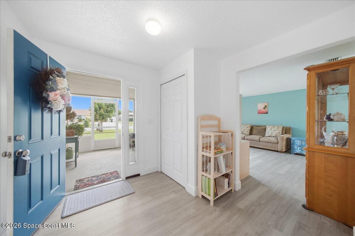 2235 Queen Anne Street photo 5