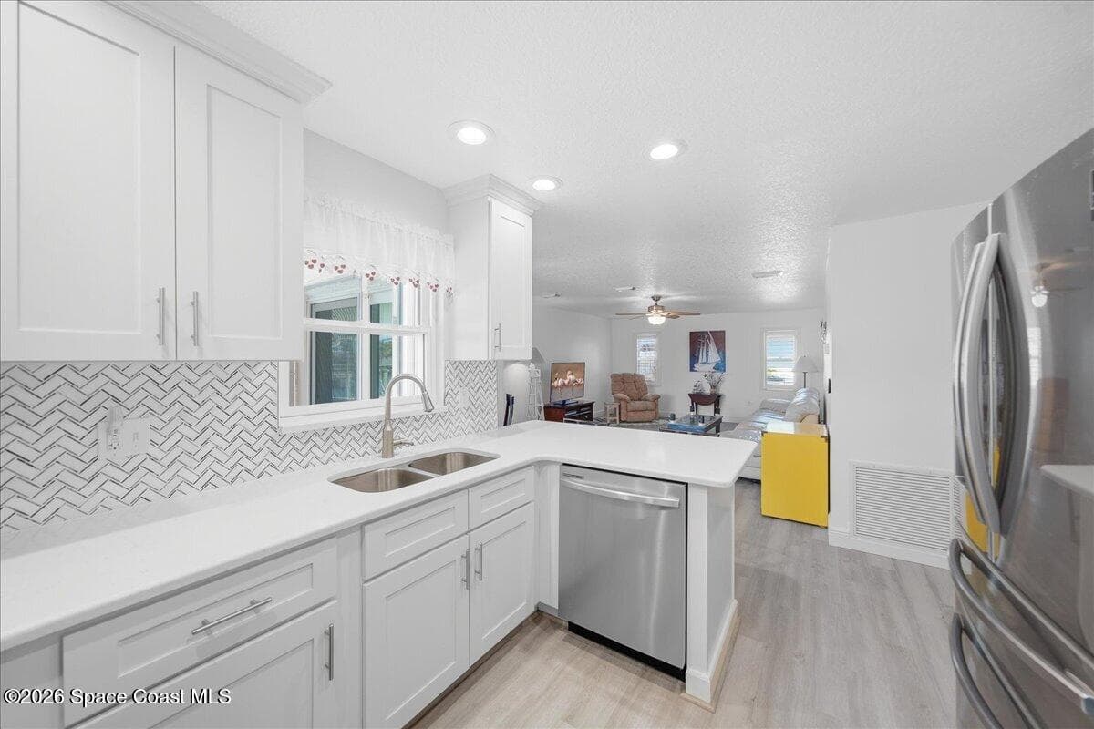 2235 Queen Anne Street photo 10