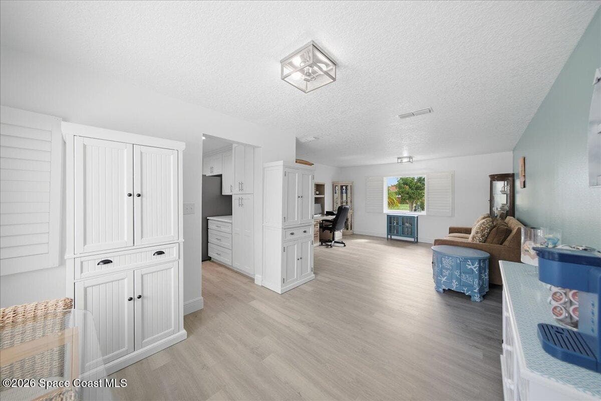 2235 Queen Anne Street photo 11