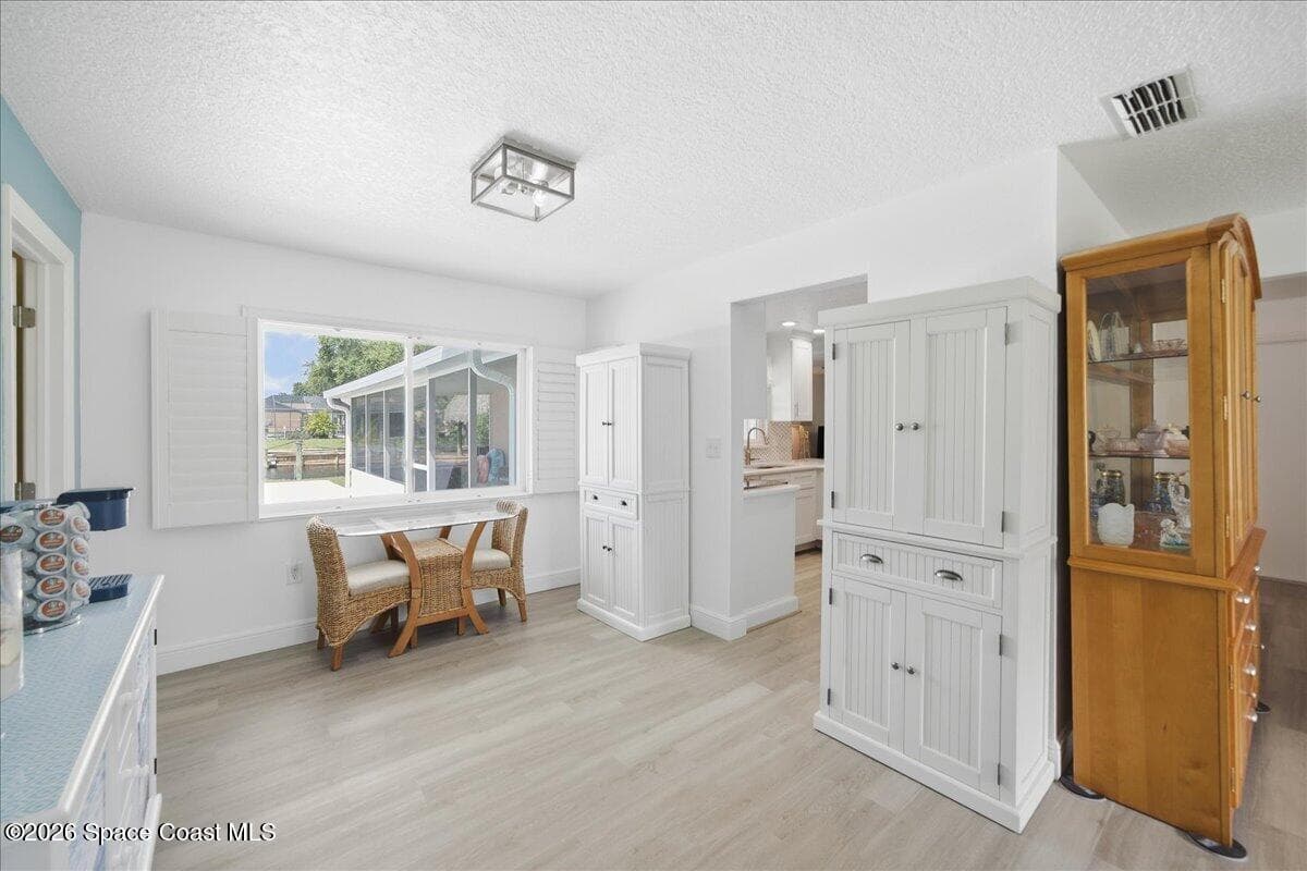 2235 Queen Anne Street photo 13