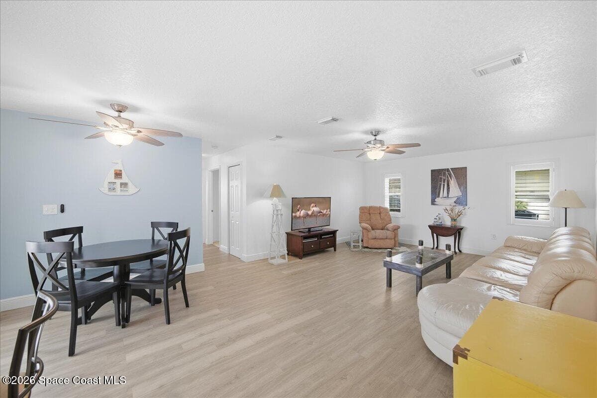 2235 Queen Anne Street photo 15
