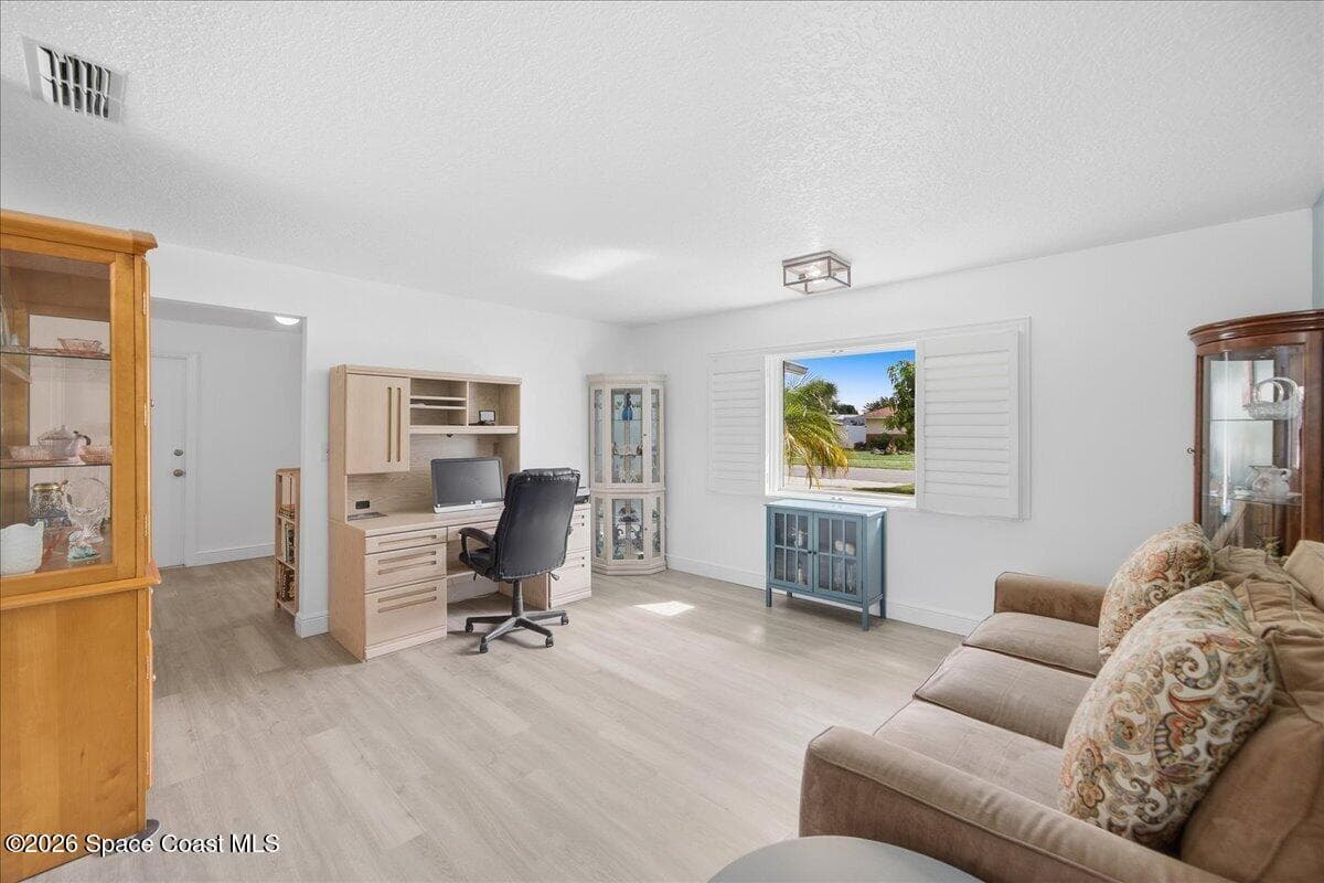 2235 Queen Anne Street photo 16