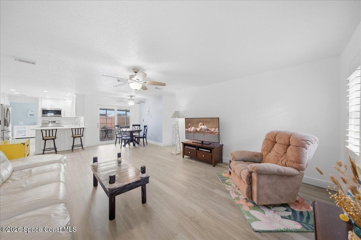 2235 Queen Anne Street photo 17