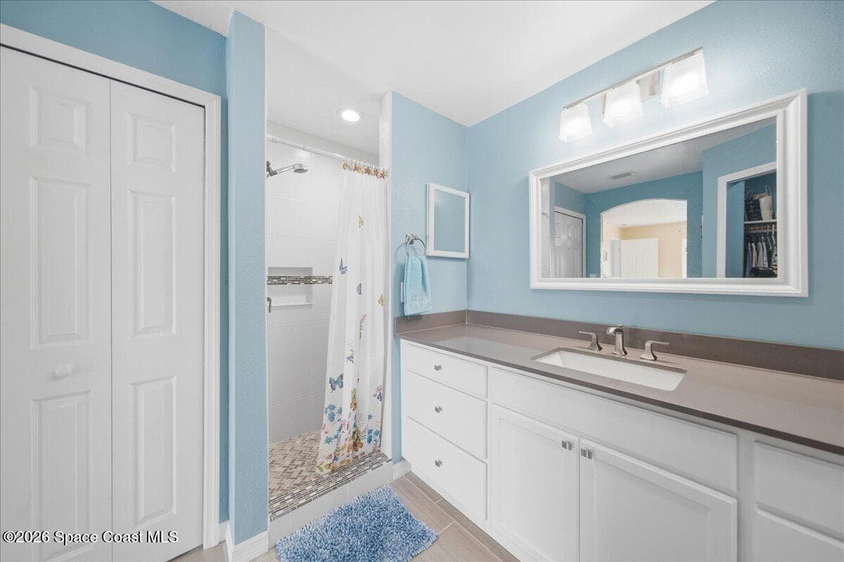 2235 Queen Anne Street photo 23