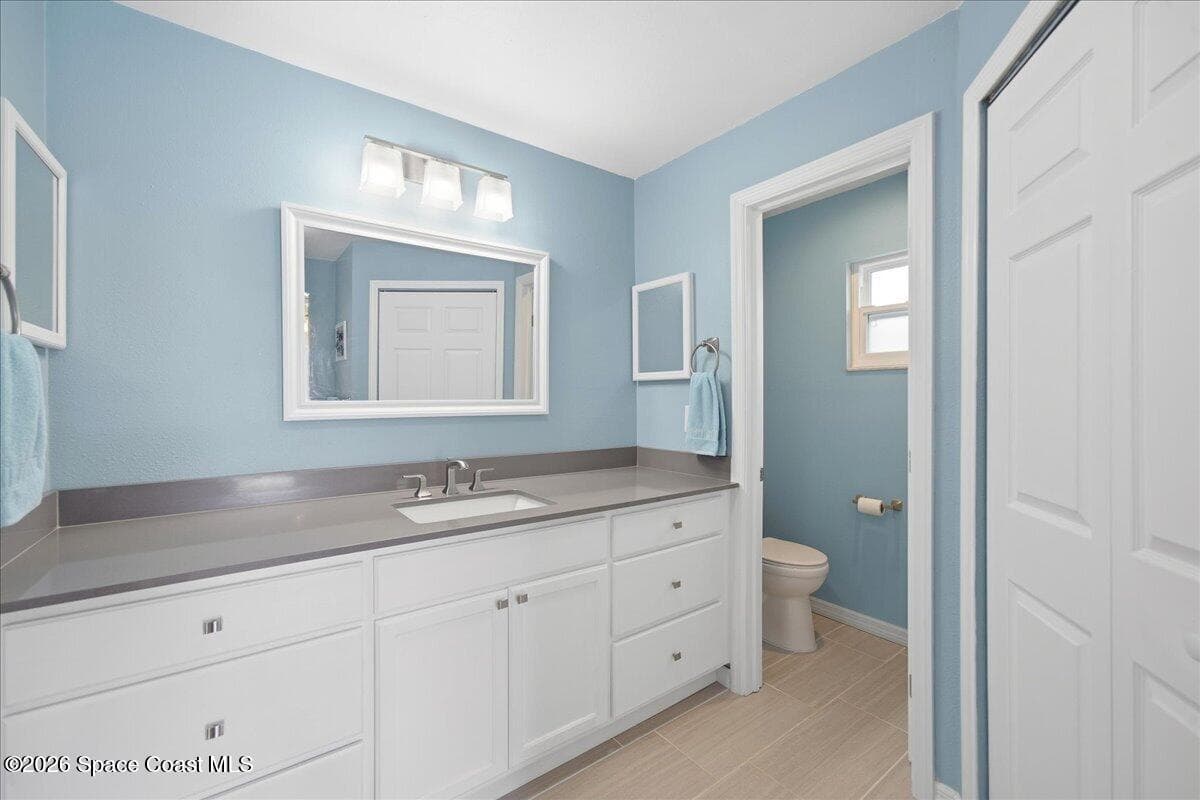 2235 Queen Anne Street photo 24