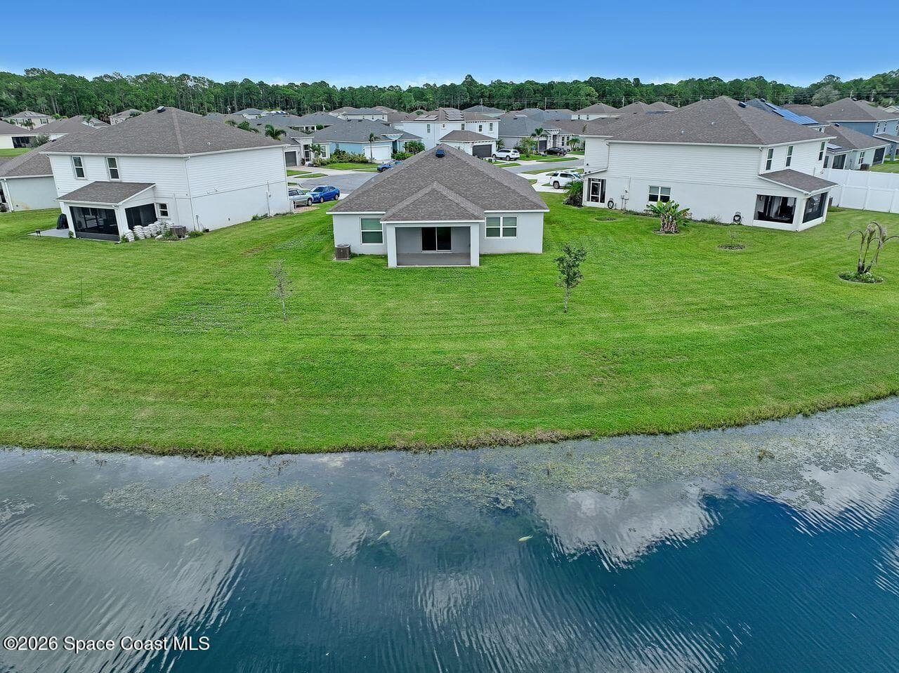 586 Cooper Court SW photo 3
