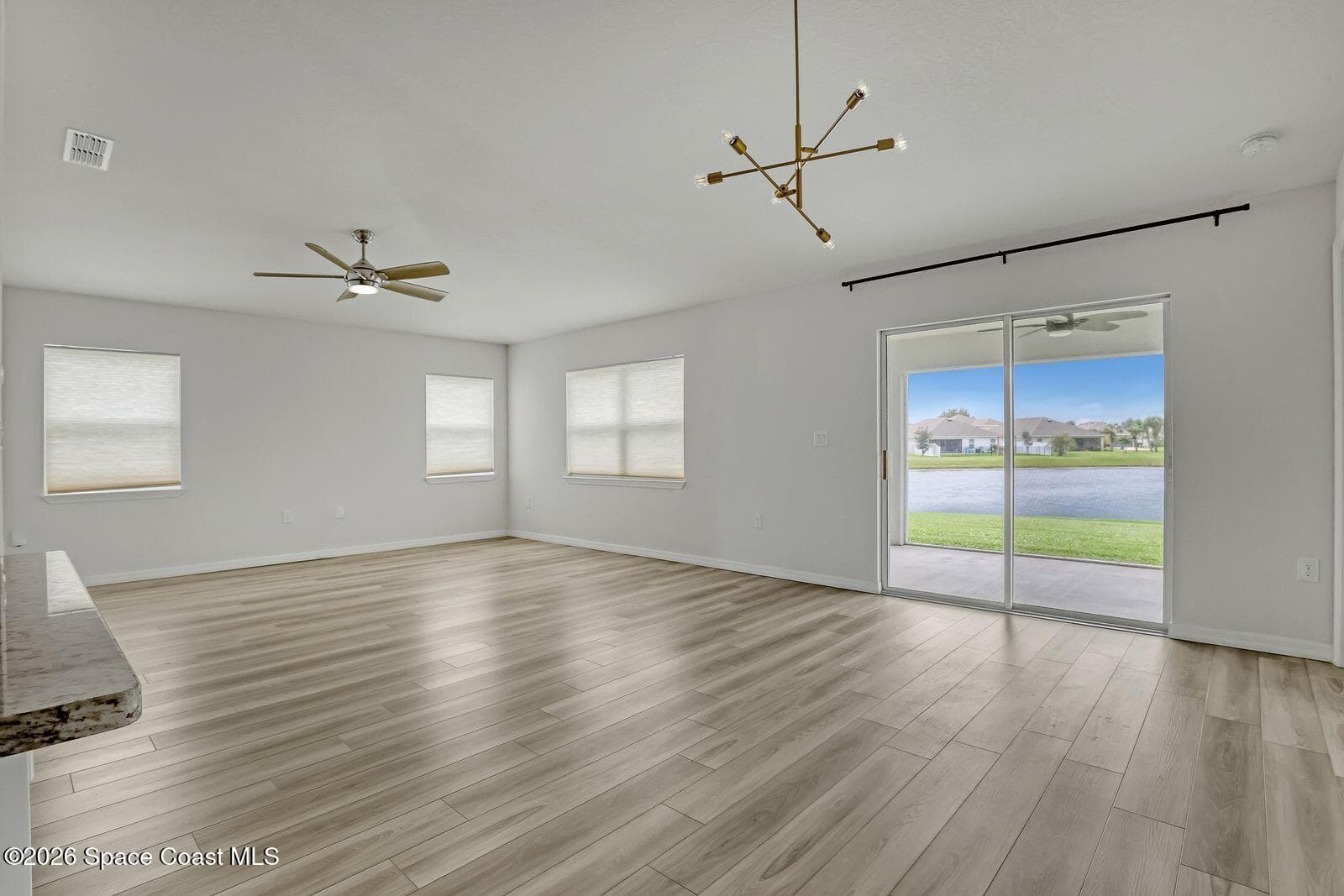 586 Cooper Court SW photo 16