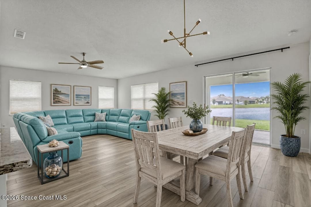 586 Cooper Court SW photo 17