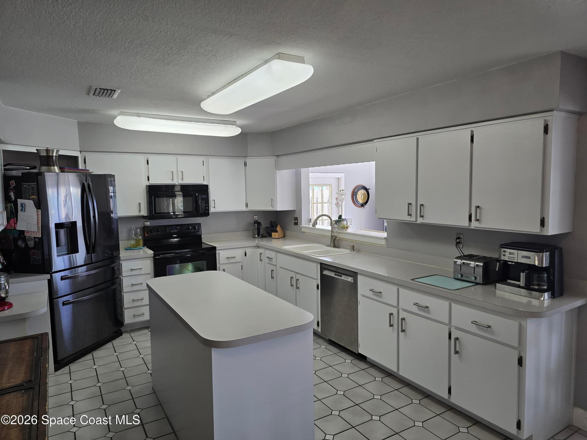 1660 N Banana River Drive photo 2