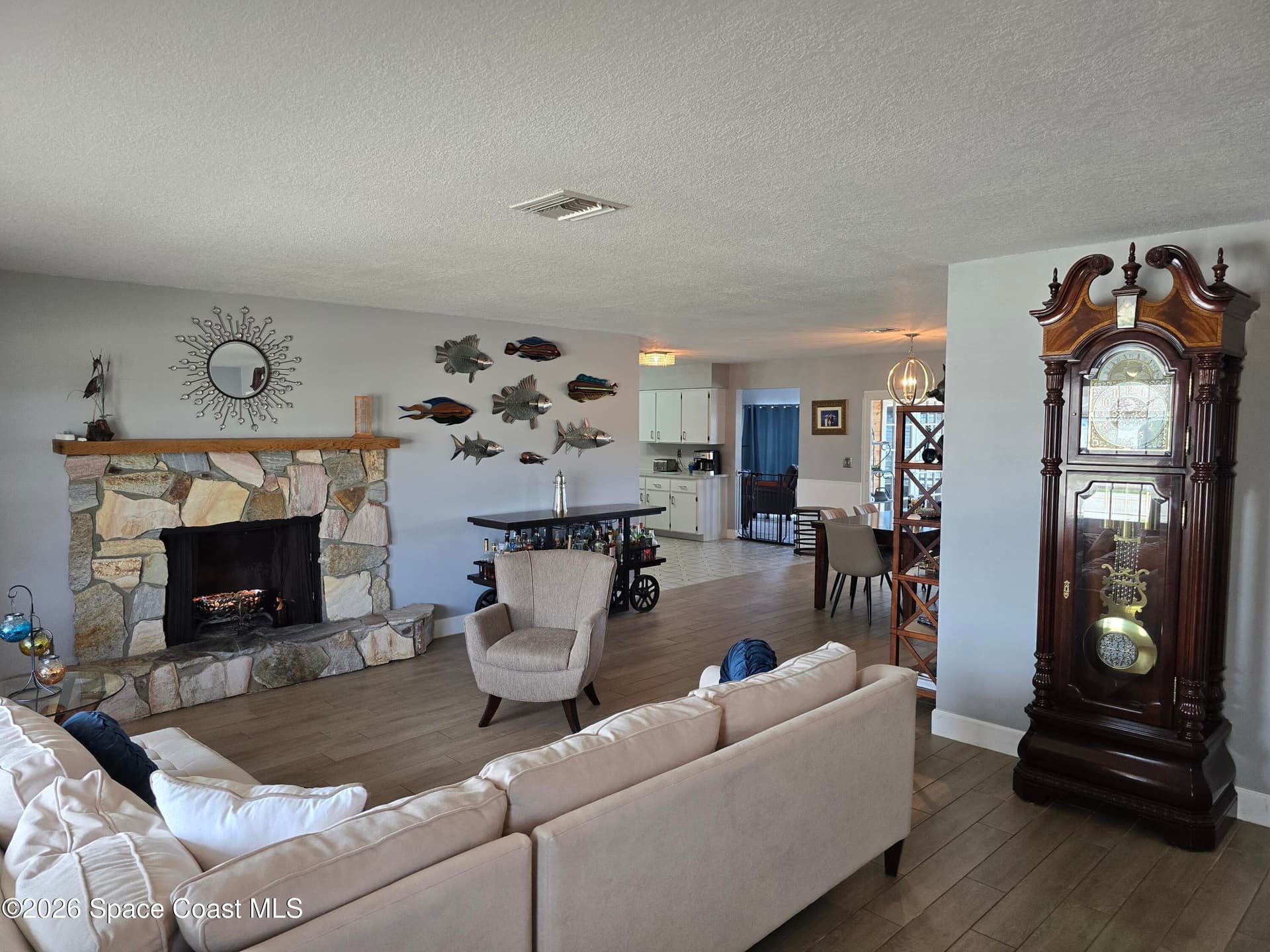 1660 N Banana River Drive photo 4