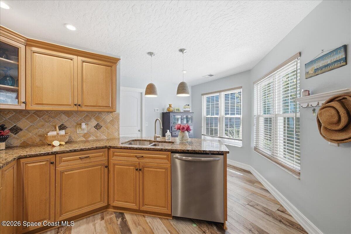 505 Tradewinds Drive 505 photo 14