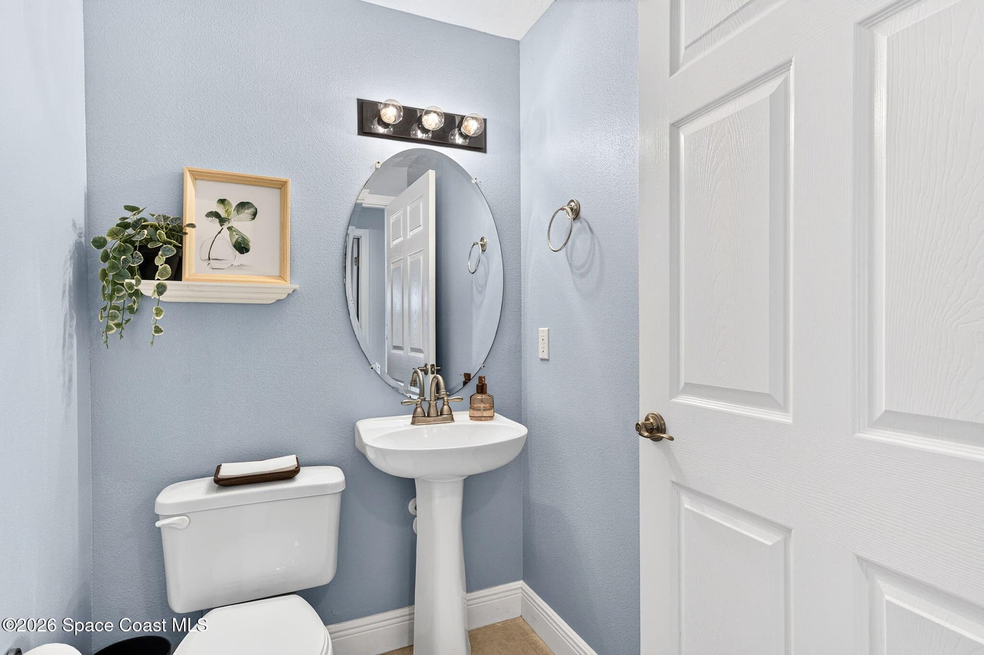 1211 E New Haven Avenue 703 photo 10