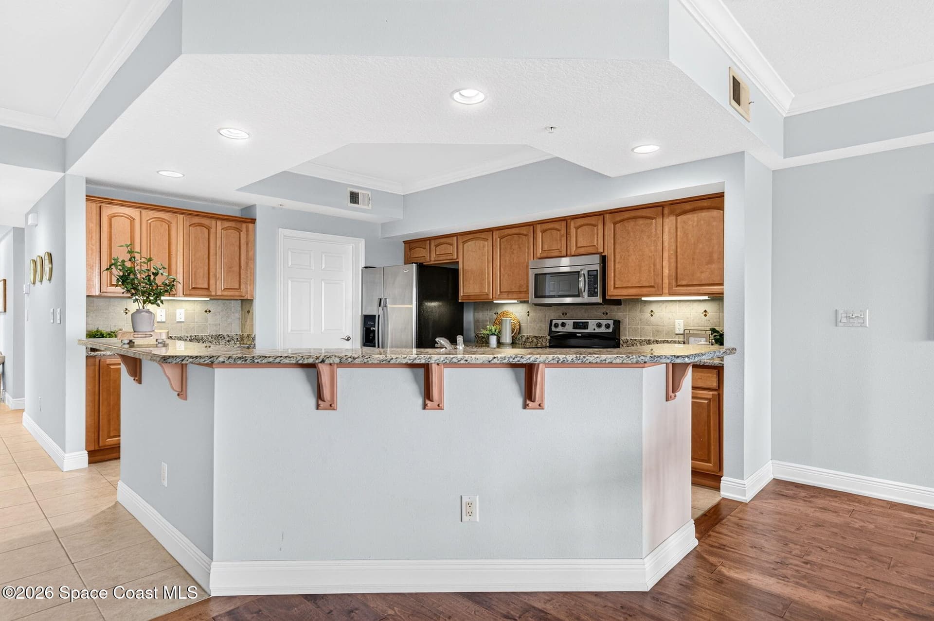 1211 E New Haven Avenue 703 photo 18