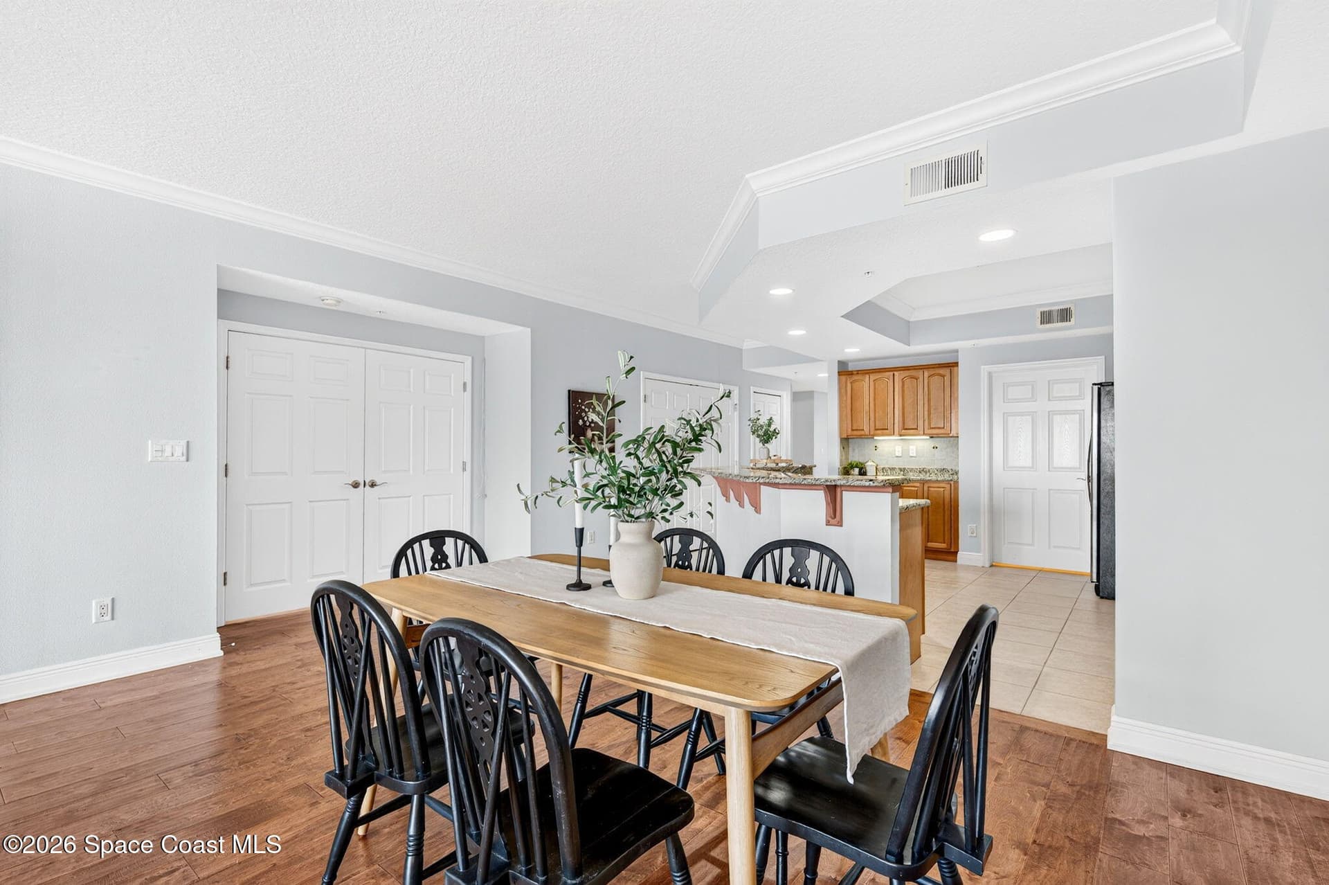1211 E New Haven Avenue 703 photo 21