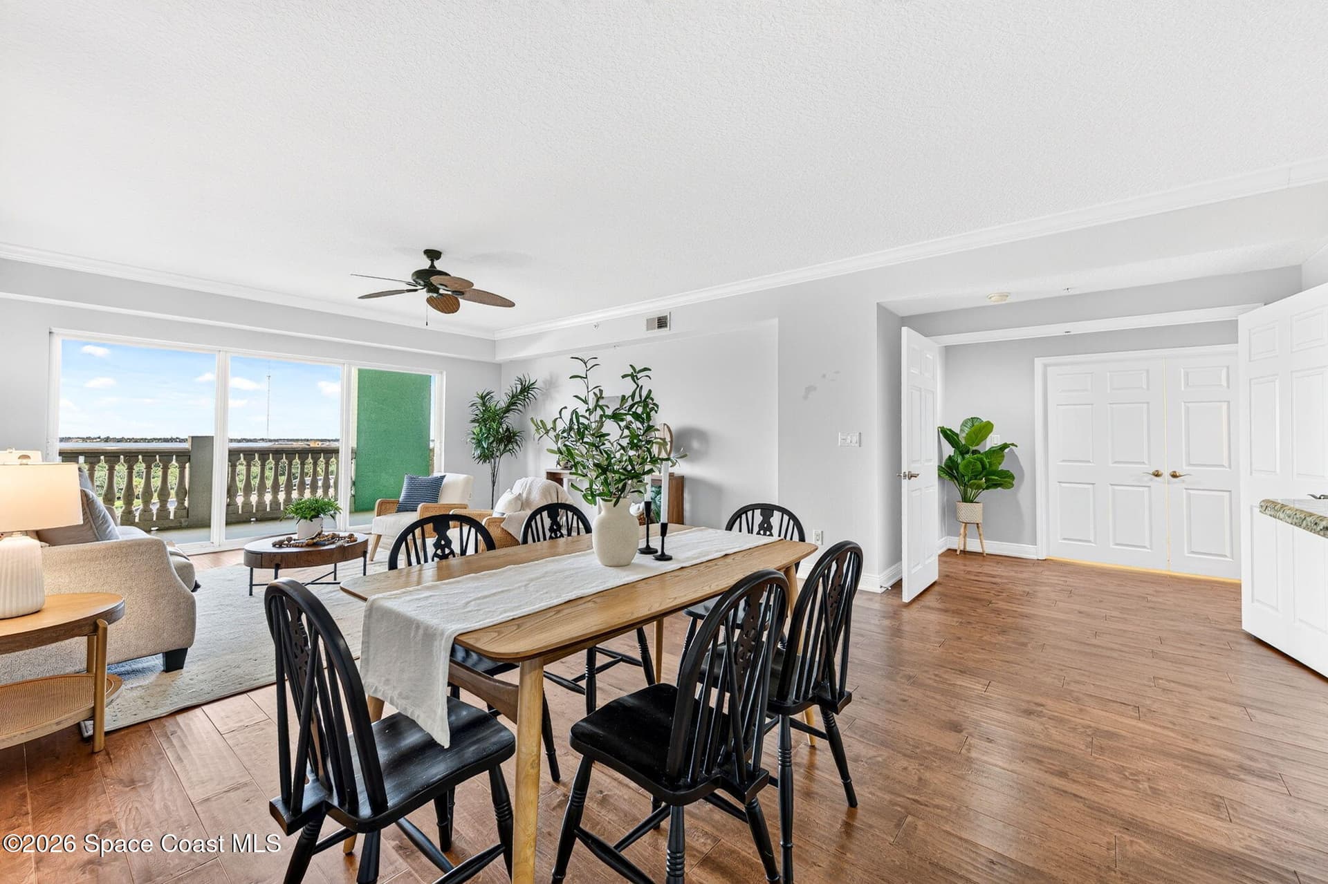 1211 E New Haven Avenue 703 photo 23