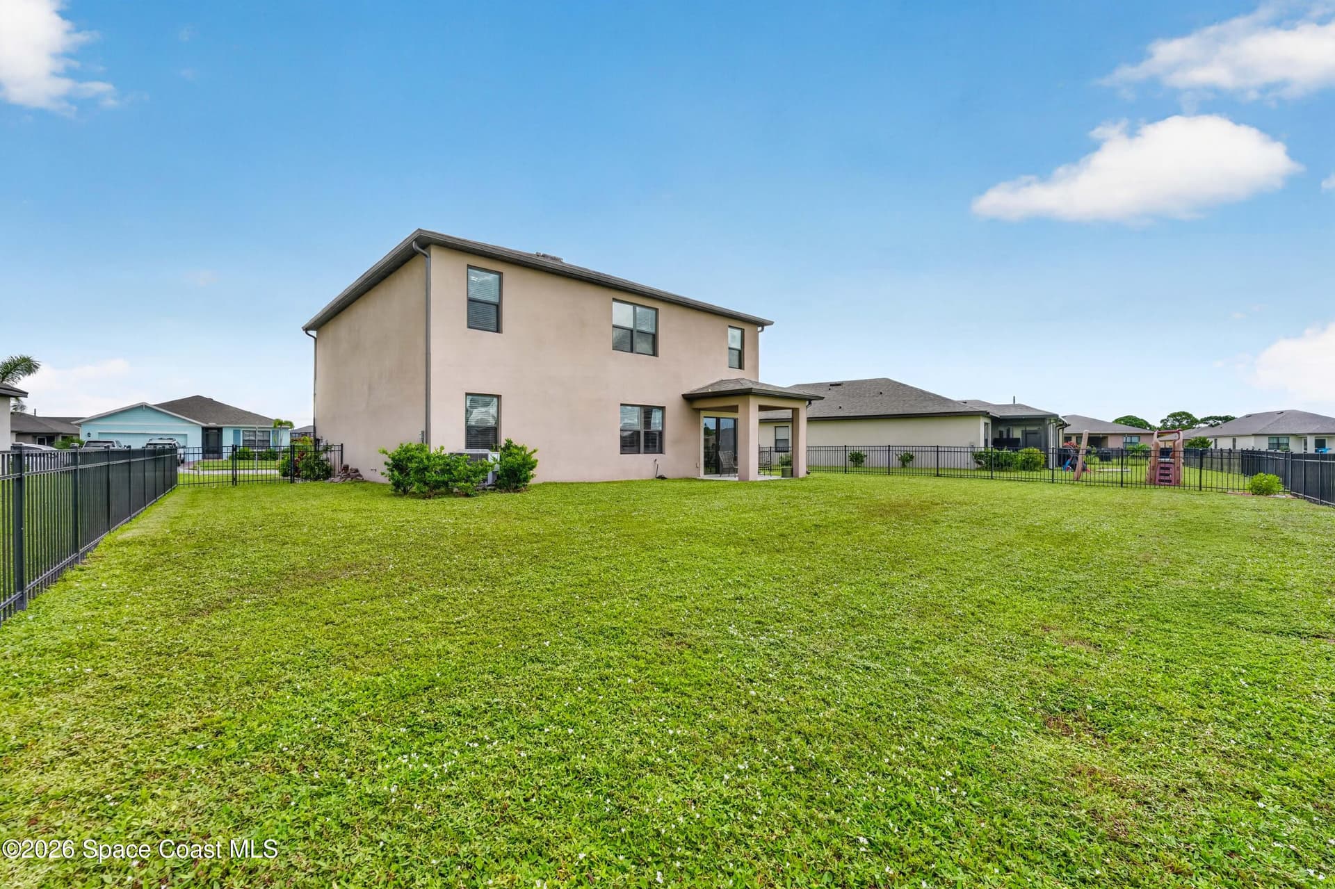5329 Waterfall Place photo 8