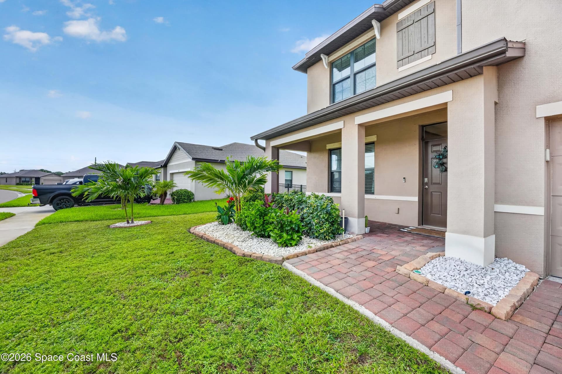 5329 Waterfall Place photo 4