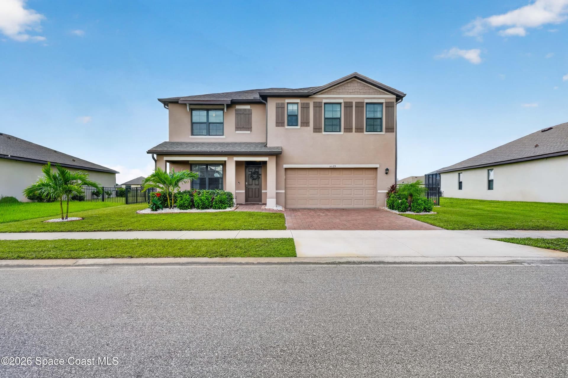 5329 Waterfall Place photo 1