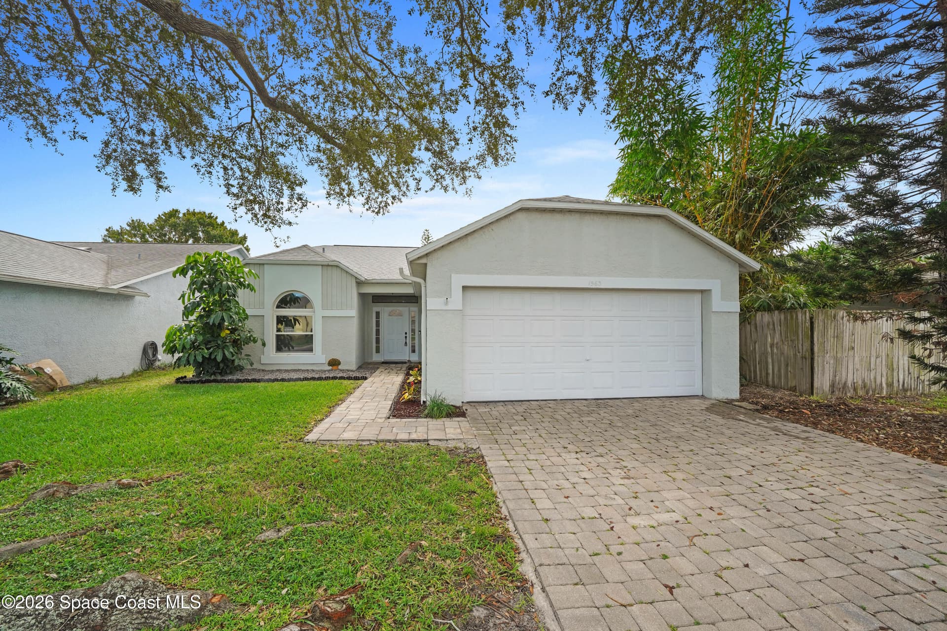 1563 Dandelion Drive photo 1