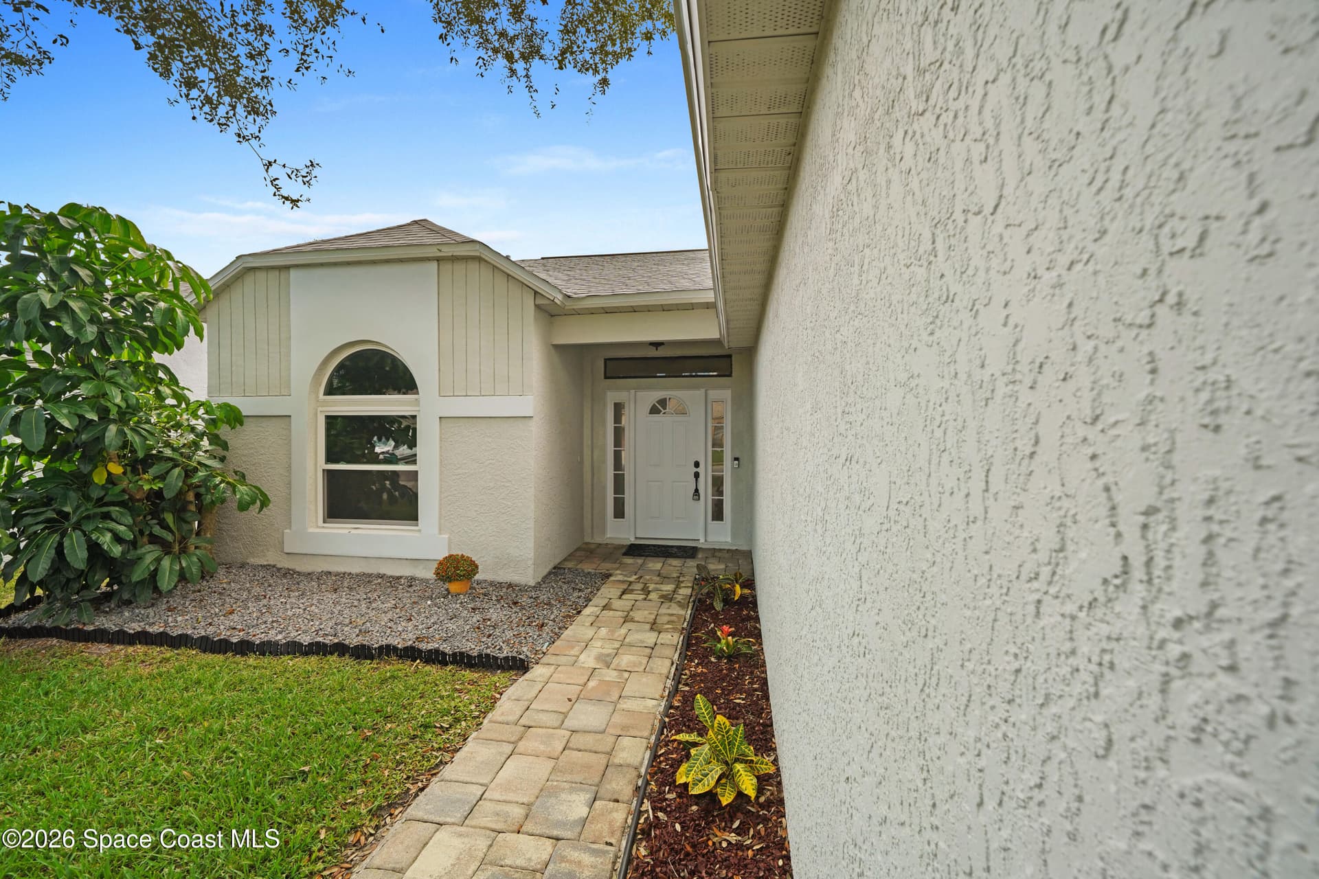1563 Dandelion Drive photo 3