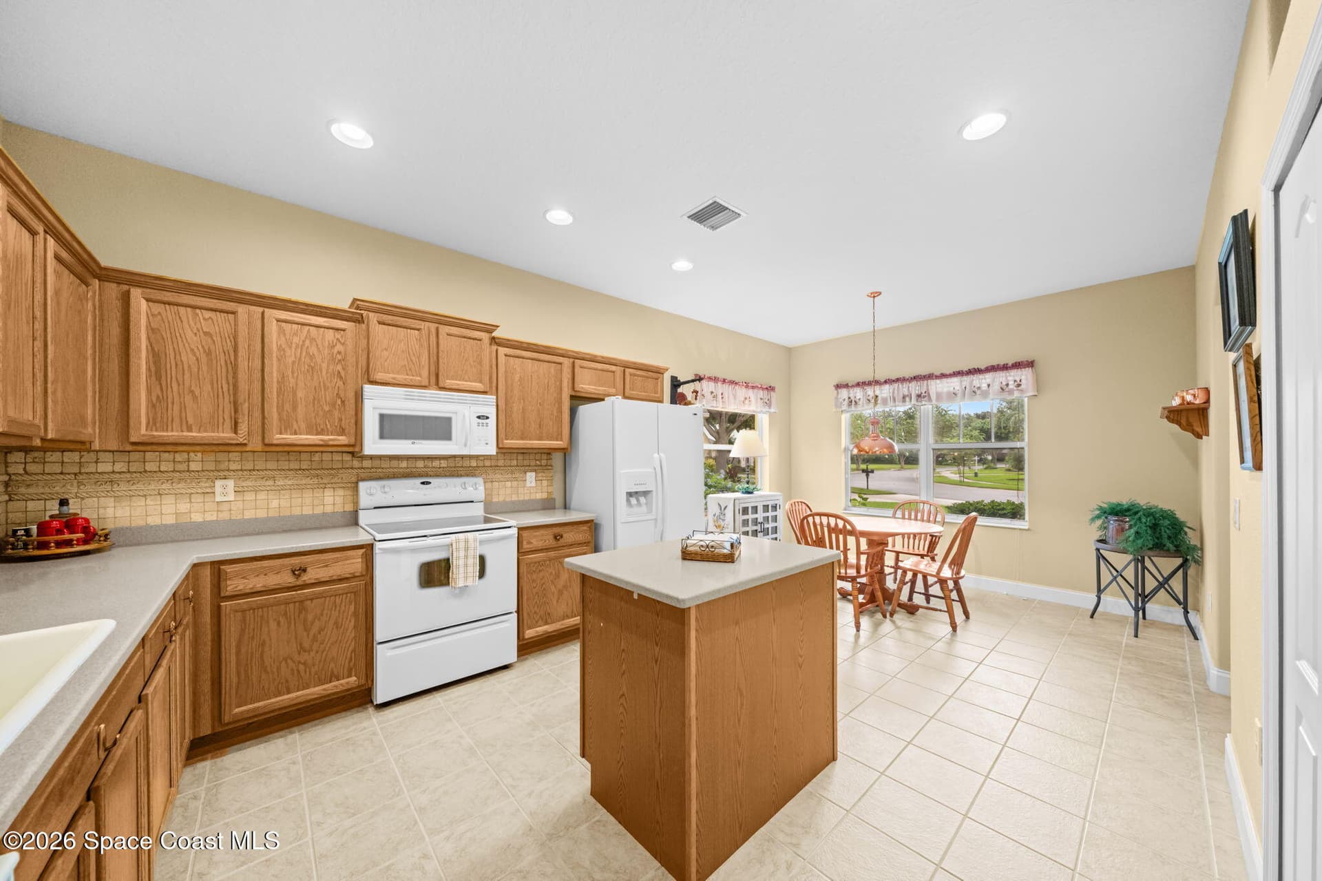 511 Waterside Circle photo 7
