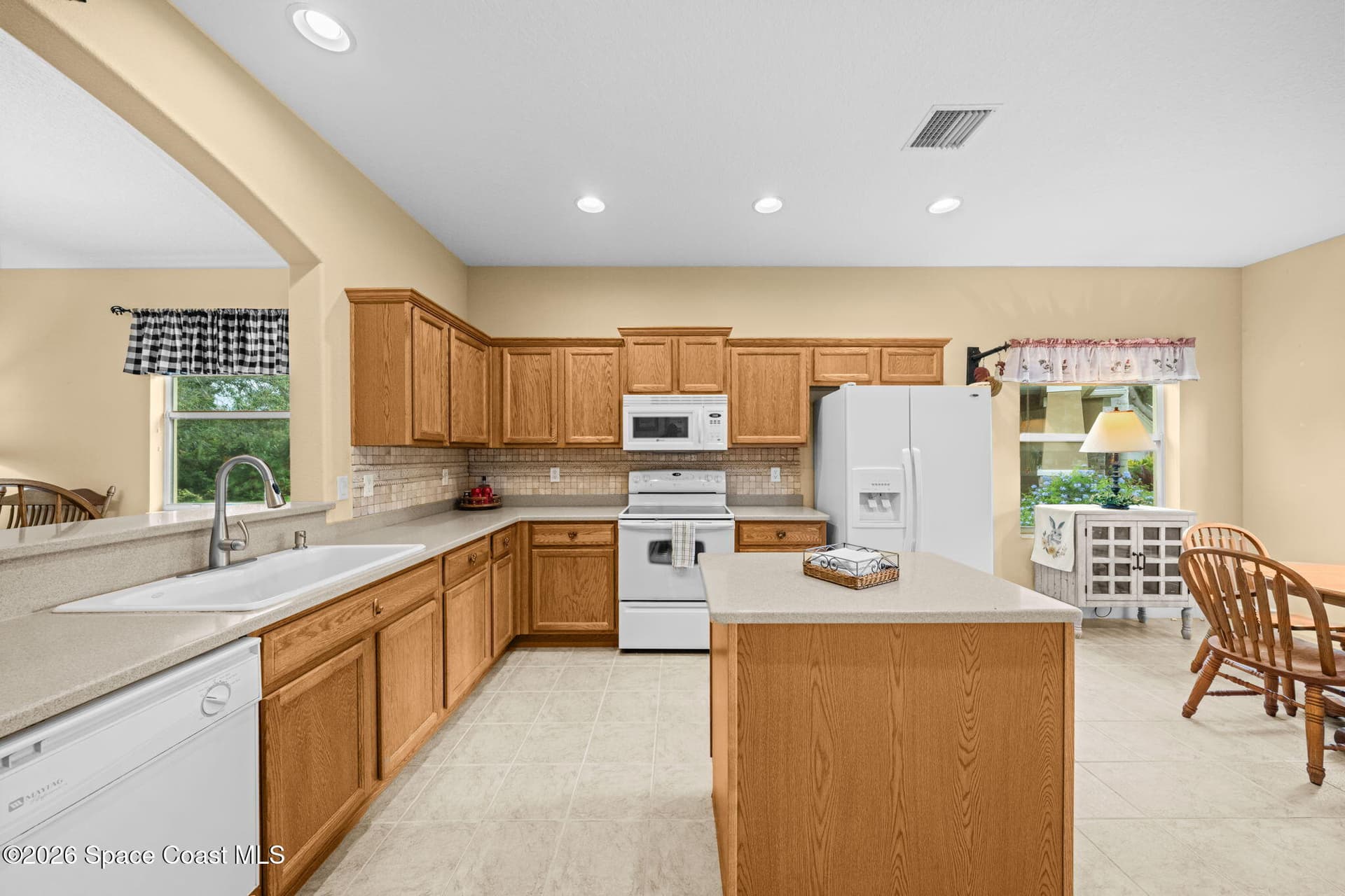 511 Waterside Circle photo 8