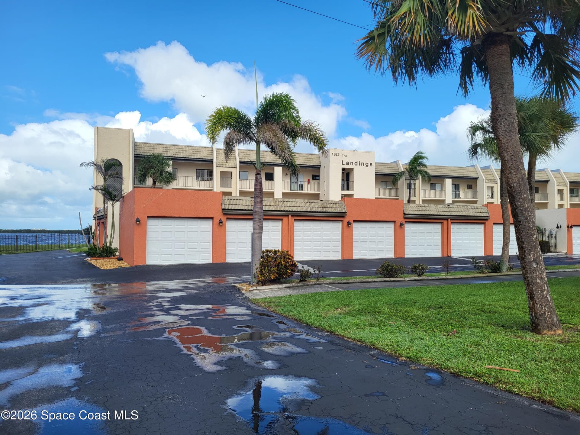 1825 Minutemen Causeway #306 2