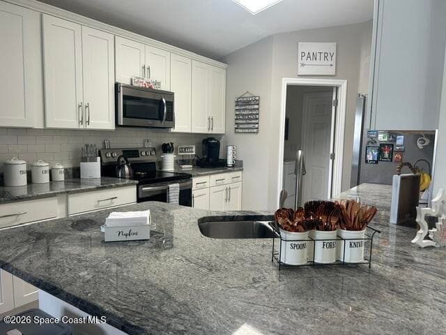 2572 Addington Circle photo 5