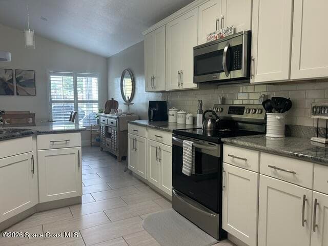 2572 Addington Circle photo 4