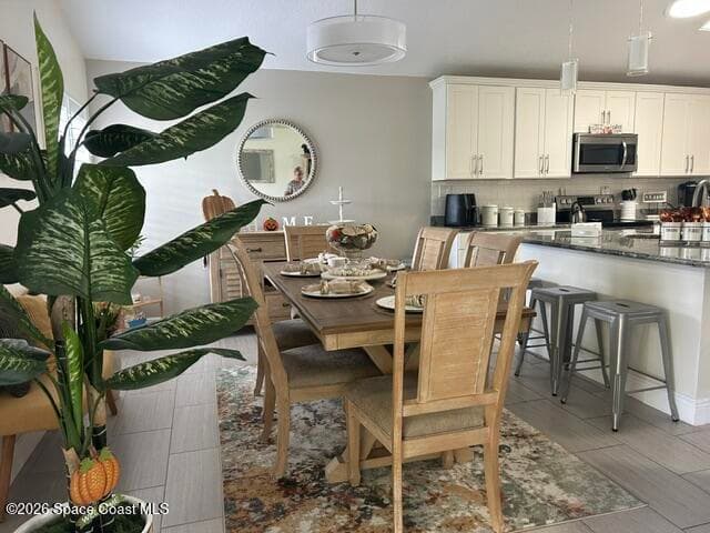 2572 Addington Circle photo 9