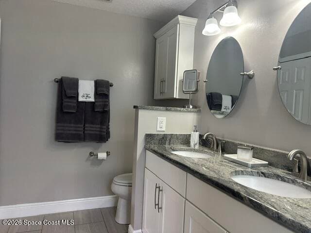 2572 Addington Circle photo 24