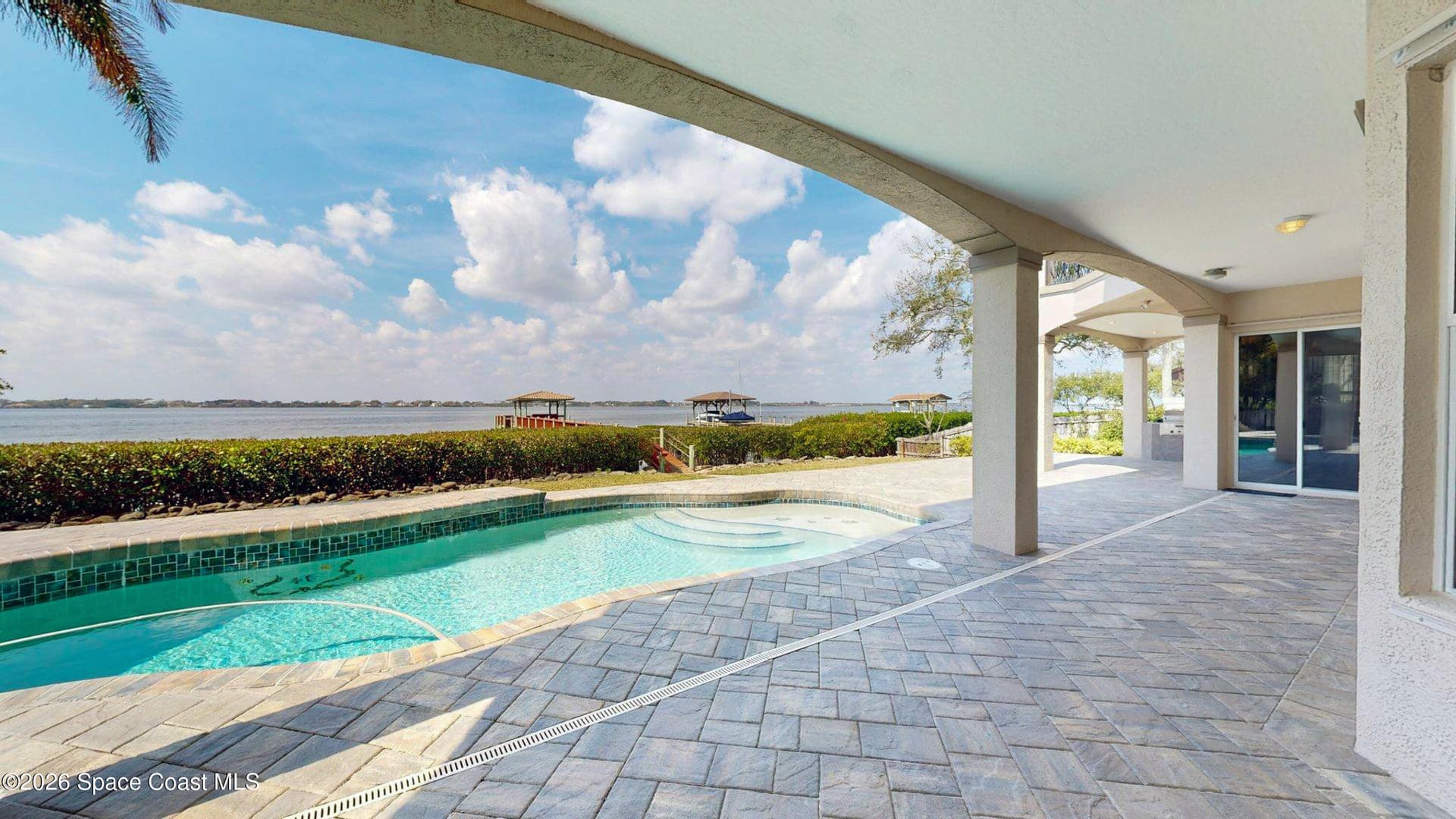 650 Loggerhead Island Drive photo 8