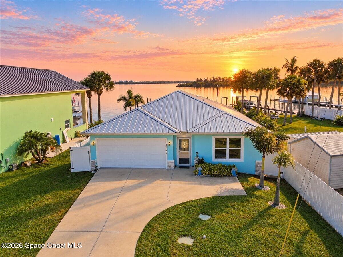 6025 S Highway 1 1