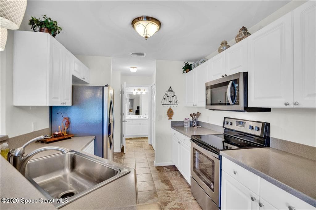 200 Grand Royale Circle 104 photo 21