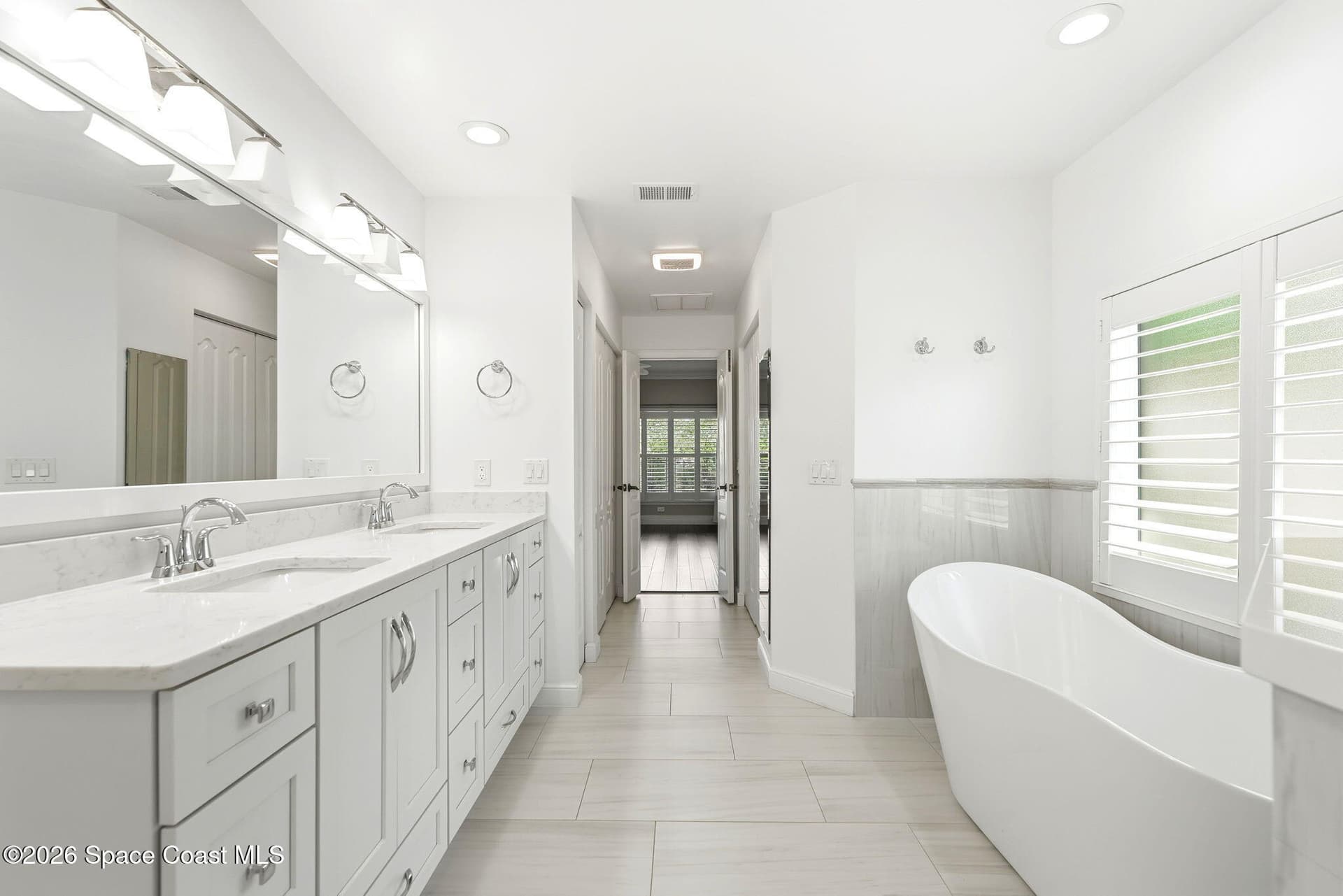 241 Waterside Drive photo 17
