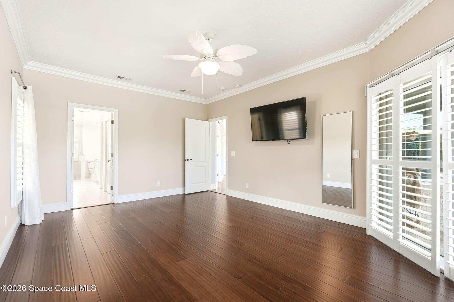 241 Waterside Drive photo 12