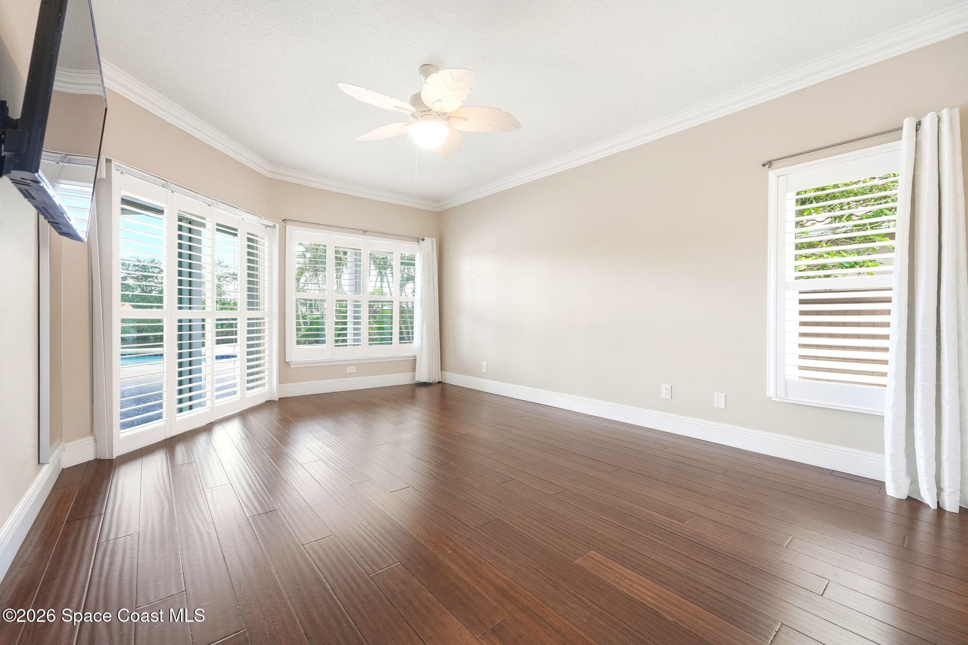 241 Waterside Drive photo 11