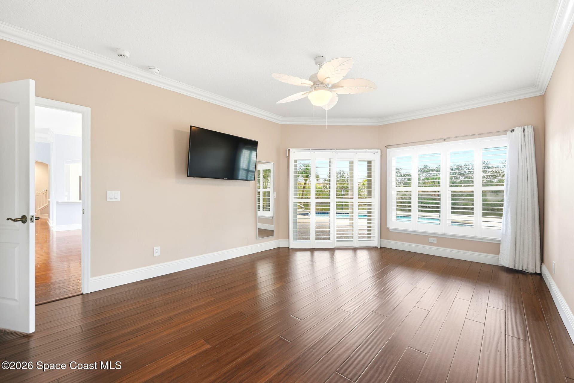 241 Waterside Drive photo 10