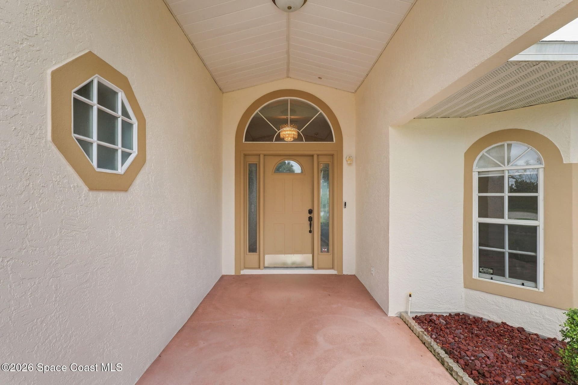 995 Wildwood Drive photo 3