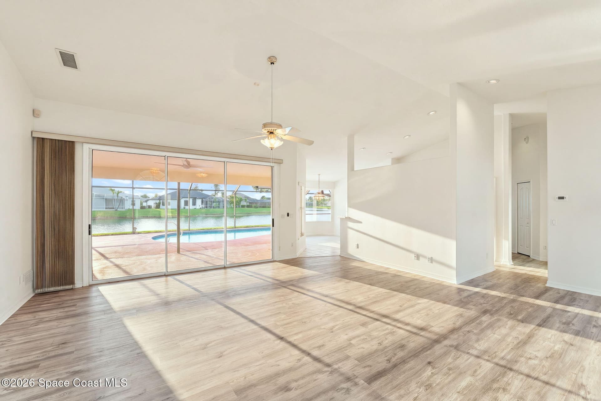995 Wildwood Drive photo 4
